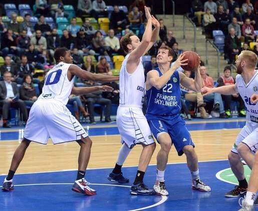 02.12.2014, xjhx, Basketball Eurochallenge, Frankfurt Skyliners - Okapi Aalstar, v.l. Tyren Johnson (Okapi Aalstar), Thomas Dressen (Okapi Aalstar), Johannes Richter (Fraport Skyliners Frankfurt)