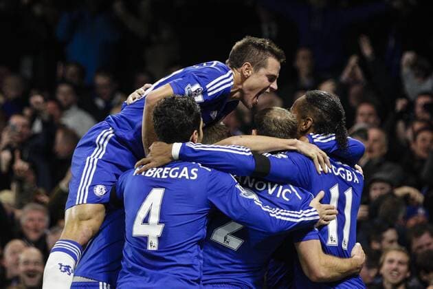 Aktuell FuÃŸball, England, Premier League, FC Chelsea - Tottenham Hotspur 03.12.2014. London, England. Premier League. Chelsea versus Tottenham Hotspur. Chelsea s Didier Drogba celebrates his goal with teammates xCraigxMercerx  ActionPlus11580697