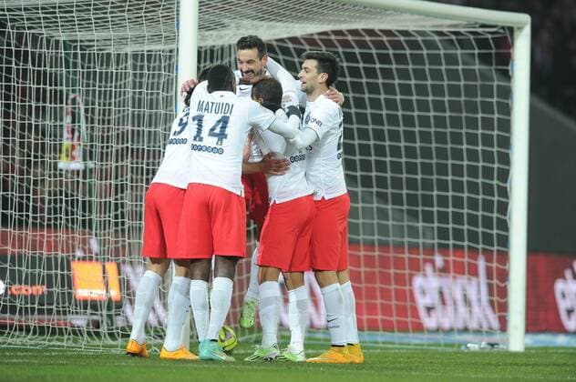 Aktuell Fußball, Frankreich, Ligue 1, OSC Lille - Paris St. Germain joie Edinson Cavani apres son but - Javier pastore (PSG) Lille OSC (LOSC) - Paris St. Germain (PSG) - Ligue 1 - 03 12 2014 N.LeGouic FEPx 