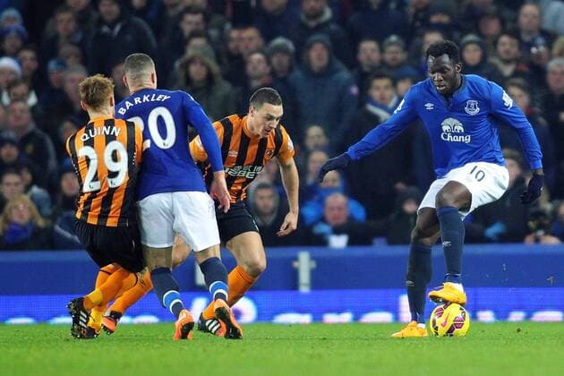 03.12.2014. Liverpool, England. Premier League. Everton versus Hull. Everton forward Romelu Lukaku controls the ball xPaulxKeevilx  ActionPlus11580783