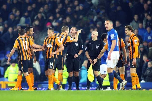 03.12.2014. Liverpool, England. Premier League. Everton versus Hull. Hull City defender Michael Dawson exchanges words with the referee xPaulxKeevilx  ActionPlus11580787