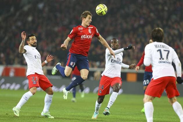 Ezequiel Lavezzi (PSG) vs Nolan Roux (Lille) Blaise Matuidi (PSG) Lille OSC (LOSC) - Paris St. Germain (PSG) - Ligue 1 - 03 12 2014 - GwendolineLeGoffx 