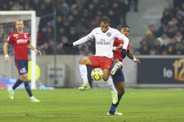 Lucas (PSG) vs Franck Beria (Lille) Lille OSC (LOSC) - Paris St. Germain (PSG) - Ligue 1 - 03 12 2014 - GwendolineLeGoffx 