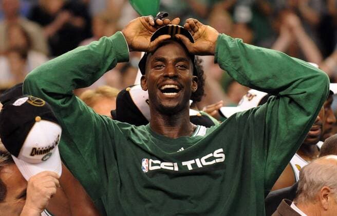 June 17, 2008 - Boston Celtics forward Kevin Garnett enjoys the moment at the NBA Basketball Herren USA champion trophy presentation, following a 131-29 victory over the Los Angeles Lakers in Game 6 of the NBA Finals at TD Banknorth Garden in Boston, Massachusetts, Tuesday, June 17, 2008. (Michael Goulding Orange County Register MCT) News Archive - June 17, 2008 - ZUMAm67_