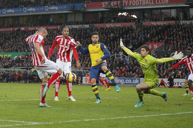 Aktuell Fußball, England, Premier League, Stoke City - FC Arsenal Jonathan Walters scores the third goal for Stoke City - Football - Stoke City vs Arsenal - Barclays Premiership - Britannia Stadium Stoke - Season 14 15 - 6th December 2014 Photo Malcolm Couzens Sportimage EDITORIAL USE ONLY. No use with unauthorised audio, video, data, fixture lists, club league logos or live services. Online in-match use limited to 120 images, no video emulation. No use in betting, games or single club league player publications.