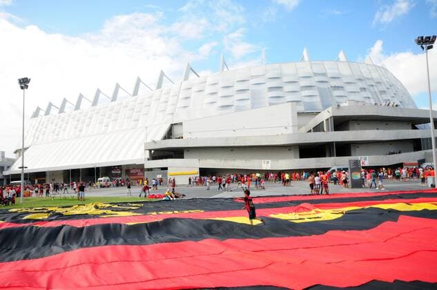 Sao Lourenco da Mata, PE - 12 07 2014: SportRecife Fans vor der Arena Pernambuco des FC Sao Paulo .  VeetmanoxPrem