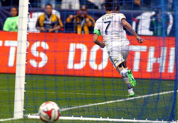 December 07 2014: Los Angeles Galaxy forward Robbie Keane (7) turns away after scoring the game winning goal in overtime during the 2014 MLS Fussball Herren USA Cup at StubHub Center, in Carson, CA. Los Angeles Galaxy beat the New England Revolution 2-1 to win their fifth MLS Cup. SOCCER: DEC 07 MLS Cup - Galaxy v Revolution Icon25514120750 EDITORIAL USE ONLY