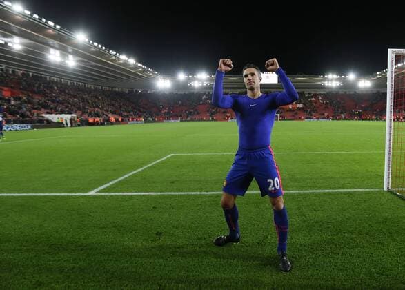 Aktuell Fußball, England, Premier League, FC Southampton - Manchester United Manchester United ManU s Robin Van Persie celebrates at the final whistle Barclays Premier League- Southampton vs Manchester United - St Mary s Stadium - England - 8th December 2014 - Picture David Klein Sportimage EDITORIAL USE ONLY. No use with unauthorised audio, video, data, fixture lists, club league logos or live services. Online in-match use limited to 120 images, no video emulation. No use in betting, games or single club league player publications.