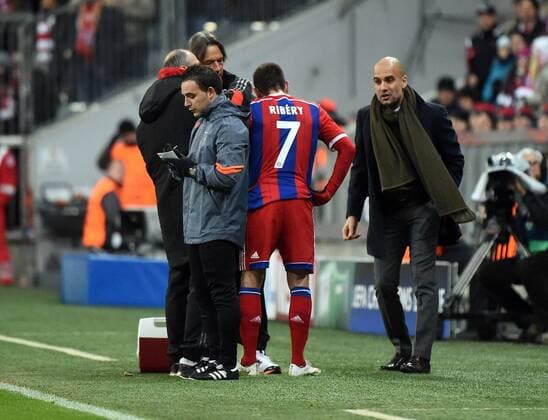 10.12.2014, xjhx, Fussball Champions League, FC Bayern Muenchen - ZSKA Moskau, v.l. Franck Ribery (FC Bayern Muenchen), Pep Guardiola (Trainer FC Bayern Muenchen)