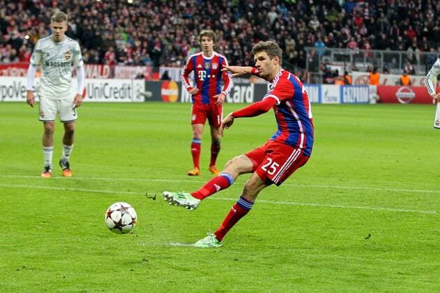 Thomas Mueller 25 (FC Bayern Muenchen) tritt zum Elfmeter an und trifft zum 1:0 FC Bayern Muenchen vs. ZSKA Moskau, Fussball, Champions League, 10.12.2014 , EP_CKT