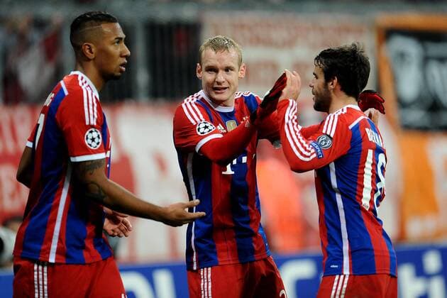 Fußball Champions League Gruppenphase 6.Spieltag Bayern München - ZSKA Moskau am 10.12.2014 in der Allianz Arena in München Torjubel zum 2:0 durch Sebastian Rode ( München ), mitte - Juan Bernat ( München ), rechts - Jerome Boateng ( München ), links