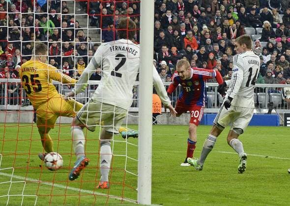 10.12.2014, Fussball Champions League 2014 2015, Vorrunde, 6.Spieltag, FC Bayern München - ZSKA Moskau, in der Allianzarena München. Treffer zum 2:0 von Sebastian Rode (Bayern). Torwart Igor Akinfeev (ZSKA Moskau), Mario Fernandes (ZSKA Moskau), Sebastian Rode (Bayern) und Kirill Nababkin (ZSKA Moskau). 
