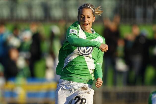 14.12.2014, VfL Stadion am Elsterweg, Wolfsburg, Frauenfussball Ligaspiel, 1. Liga, VfL Wolfsburg vs TSG 1899 Hoffenheim, im Bild Lena Goessling (28, VfL Wolfsburg) jubelt nach ihrem Tor zum 1:0 fuer Wolfsburg VfL Wolfsburg vs TSG 1899 Hoffenheim