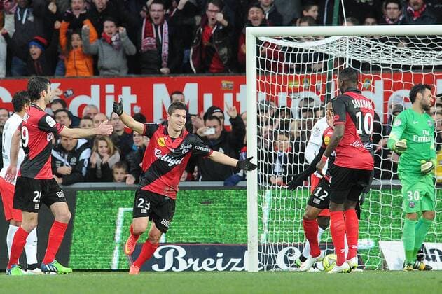 Aktuell Fußball, Frankreich, Ligue 1, EA Guingamp - Paris St. Germain joie Jeremy Pied apres son but (Guingamp) FOOTBALL : Guingamp vs PSG - Ligue 1 - 14 12 2014 N.LeGouic FEP Panoramic 