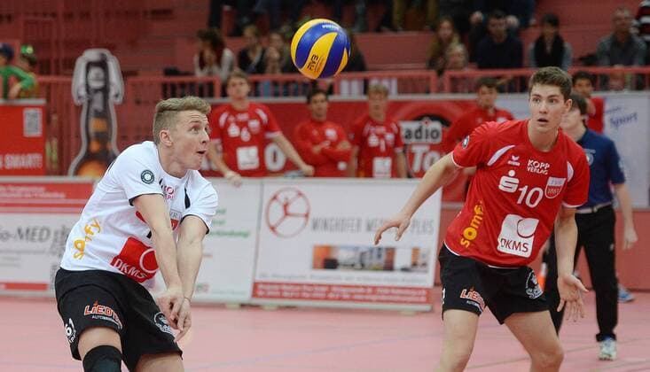 Volleyball 1. Bundesliga 2014 2015 TV Rottenburg - VC Olympia Berlin 14.12.2014 Johannes Elsaesser (li, TV Rottenburg) und Tom Strohbach (TV Rottenburg) 