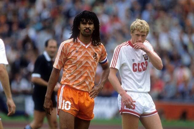 Fußball, EM Finale 1988 in München, Niederlande - Sowjetunion 2:0 Europameisterschaft Finale, Niederlande - UdSSR in München: Ruud Gullit (li., Niederlande) und Alexej Michailitschenko (UdSSR)