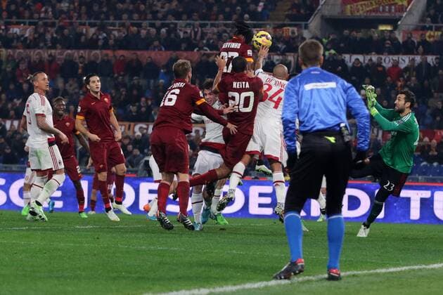 Il presunto fallo di mano di Nigel De Jong Milan dove i giocatori della Roma hanno reclamato il rigore Roma 20-12-2014 Stadio Olimpico Football Calcio 2014 2015 Serie A AS AS Roma - AC Milan Foto LucaxPagliaricci Insidefoto lucaxpagliaricci