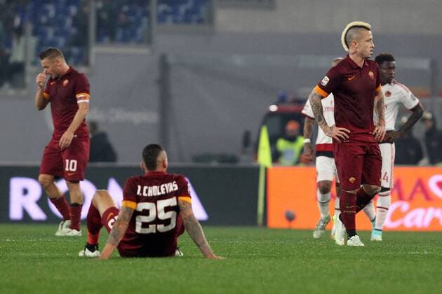 Radja Nainggolan, Jose Holebas e Francesco Totti Roma Dejection Roma Roma 20-12-2014 Stadio Olimpico Football Calcio 2014 2015 Serie A AS Rom vs AC Mailand lucaxpagliaricci