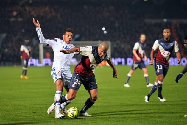Aktuell Fußball, Frankreich, Ligue 1, Girondins Bordeaux - Olympique Lyon Wahbi Khazri (bor) - Corentin Tolisso (lyo) FOOTBALL : Bordeaux vs Lyon - Ligue 1 - 21 12 2014 AnthonyBIBARD FEP Panoramic 
