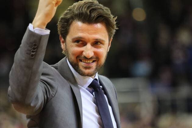 Geschäftsführer Marko Pesic (FC Bayern) jubelt Basketball BBL FC Bayern Basketball - Ratiopharm Ulm 30.12.2014