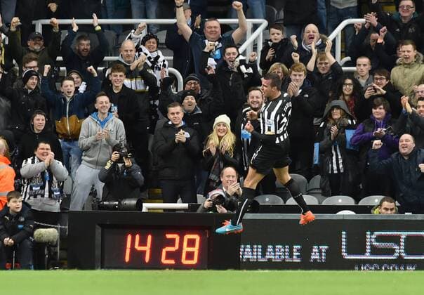 01.01.2015. Newcastle, England. Barclays Premier League. Newcastle versus Burnley. Steven Taylor of Newcastle United celebrates scoring his goal xPeterxHaygarthx  ActionPlus11585853