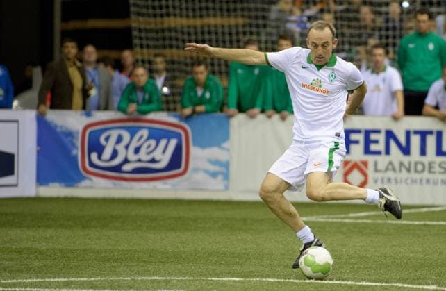 GER, Hallenfußballturnier Cup der Öffentlichen Versicherungen Oldenburg 02.01.2015, EWE Arena, Oldenburg, GER, Hallenfußballturnier Cup der Öffentlichen Versicherungen Oldenburg , Halbfinale, Werder Bremen vs Bayer 04 Leverkusen, im Bild Frank Ordenewitz (Bremen 11) nphxFrisch