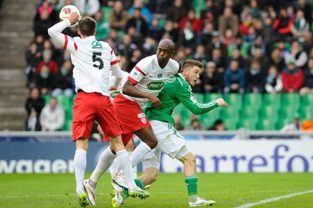 Ricky Van Wolfswinkel (saint etienne) vs Joel Sami et Clement Lenglet (nancy) FOOTBALL : Saint Etienne vs Nancy - Coupe de France - 04 01 2015 FredericChambert Panoramic 