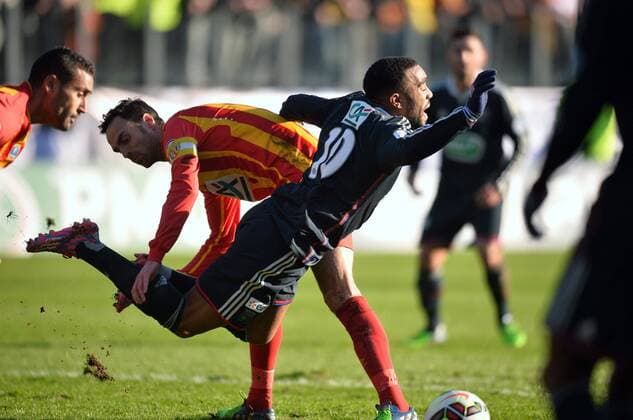 faute causant penalty Alexandre Lacazette (ol) - Jerome Lemoigne (len) FOOTBALL : Lens vs Lyon - Coupe de France - 32eme - 04 01 2015 AnthonyBIBARD FEP Panoramic 