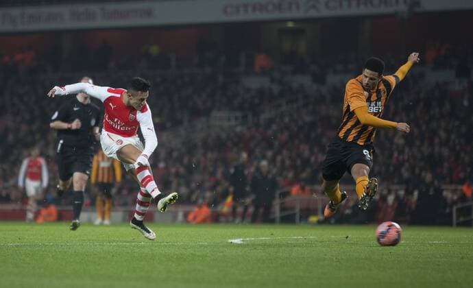04.01.2015. London, England. FA Cup 3rd Round. Arsenal versus Hull. Arsenal s Alexis Sanchez has a chance early in the second half. xNigelxCookex  ActionPlus11586988