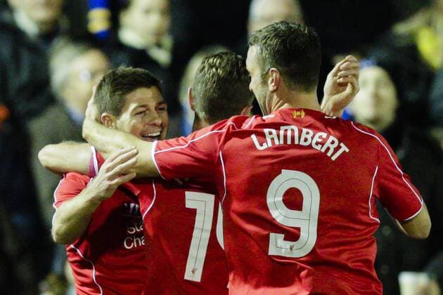 Aktuell FuÃŸball, England, FA Cup, AFC Wimbledon - FC Liverpool 05.01.2015. London, England. FA Cup 3rd Round. AFC Wimbledon v Liverpool. Liverpool& x2019;s Steven Gerrard celebrates scoring the opening goal with teammates in the 12th minute xCraigxMercerx  ActionPlus11587275