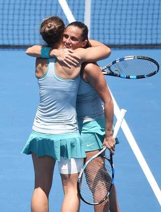 10.01.2015. Auckland, New Zealand. Italian doubles players Sara Errani and Roberta Vinci (R) celebrate their doubles final win on Finals day at the ASB Classic WTA Tennis Damen International. ASB Tennis Centre, Auckland, New Zealand. Saturday 10 January 2015. xAndrewxcornagax  ActionPlus11588024