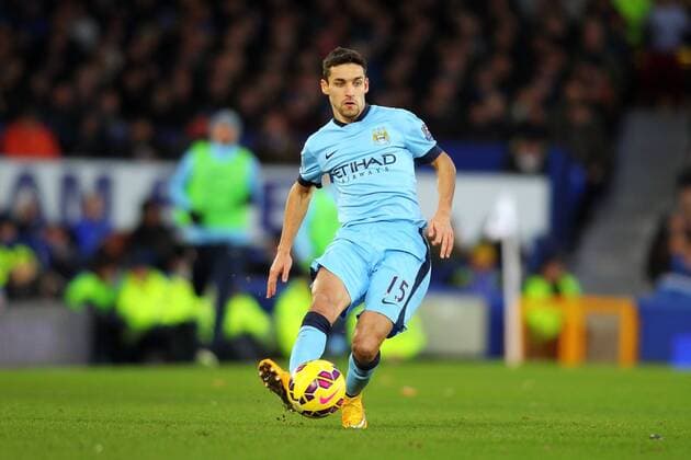 10.01.2015. Liverpool, England. Barclays Premier League. Everton versus Manchester City. Manchester City midfielder Jesus Navas passes the ball xPaulxKeevilx  ActionPlus11588346