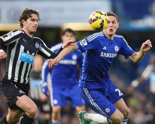 10.01.2015. London, England. Barclays Premier League. Chelsea versus Newcastle United. Chelsea midfielder Nemanja Matic (21) wins the ball xChakirxDahmanix  ActionPlus11588353
