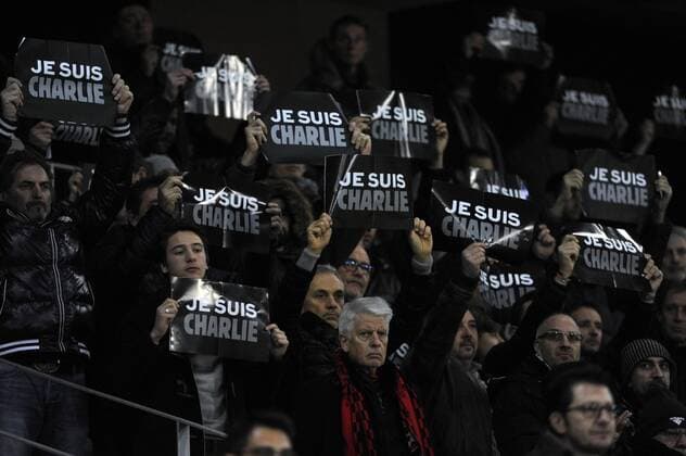 Fans von Nice erinnern an die Opfer der Terroranschläge von Paris FOOTBALL : OGC Nice - Ligue 1 - 10 01 2015 FEP Panoramic 
