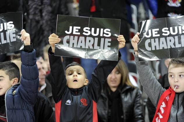 Fans von Nice erinnern an die Opfer der Terroranschläge von Paris FOOTBALL : OGC Nice - Ligue 1 - 10 01 2015 FEP Panoramic 