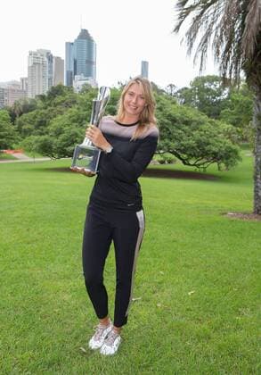 Maria Sharapova with trophy at Botanic Gardens - Brisbane International 2015 - ATP Tennis Herren 250 - WTA Tennis Damen - Queensland Tennis Centre - Brisbane - Queensland - Australia - 11 January 2015. -