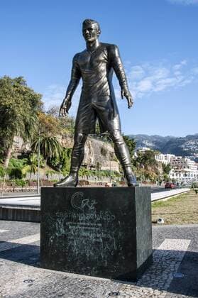 Fussball, Statue von Cristiano Ronaldo, CR7 (Real Madrid) im Hafen seiner Heimat Funchal, Madeira.
