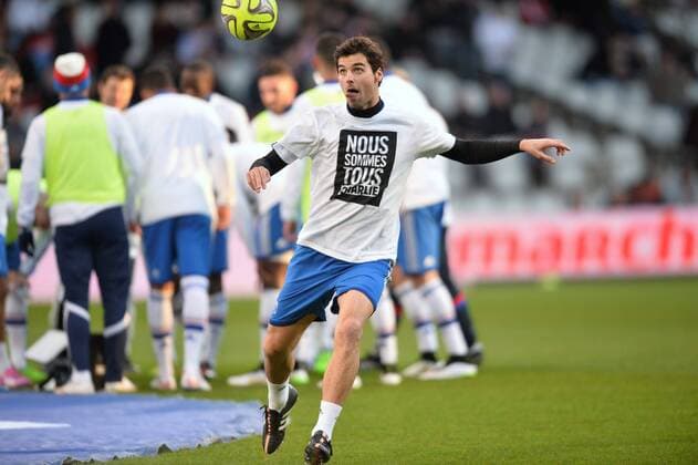Yoann Gourcuff (ol) - Hommage für Charlie Hebdo FOOTBALL : Olympique Lyon vs Toulouse FC - Ligue 1 - 11 01 2015 AnthonyBIBARD FEP Panoramic 