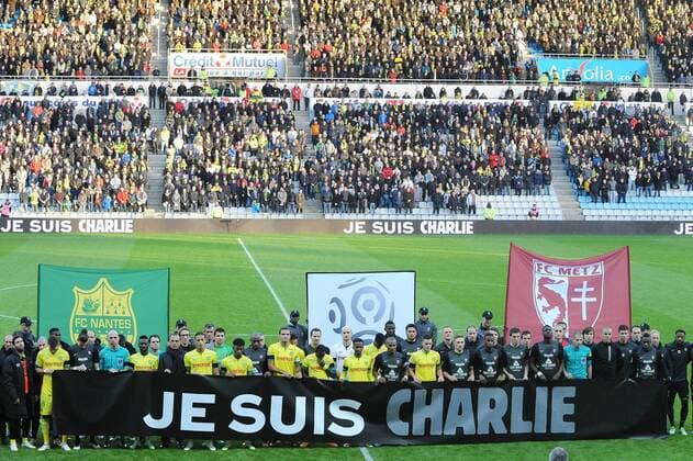 Aktuell Fußball, Frankreich, Solidarität mit den Opfern des Terroranschlags auf Charlie Hebdo - Je suis Charlie Transparent FOOTBALL : FC Nantes vs FC Metz - Ligue 1 - 11 01 2015 N.LeGouicFEP 