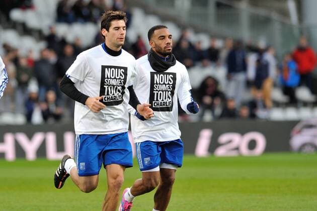 Aktuell Fußball, Frankreich, Solidarität mit den Opfern des Terroranschlags auf Charlie Hebdo - Yoann Gourcuff, Alexandre Lacazette (lyon) FOOTBALL : Olympique Lyon vs FC Toulouse - Ligue 1 - 11 01 2015 FredericChambert 
