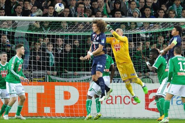 Stephane Ruffier (saint etienne) vs David Luiz (psg) FOOTBALL : Saint Etienne vs Paris Saint Germain - Coupe de la ligue - 13 01 2015 FredericChambert Panoramic 