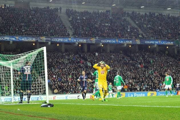 Deception de Stephane Ruffier (saint etienne) - Joie de Zlatan Ibrahimovic (psg) FOOTBALL : Saint Etienne vs Paris Saint Germain - Coupe de la ligue - 13 01 2015 FredericChambert Panoramic 