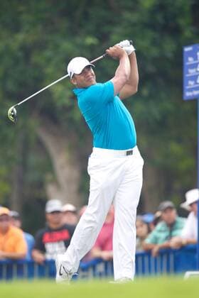 January 16, 2015 - Honolulu, Hawaii: Jhonattan Vegas hits his drive on the 1st hole during the second round of the Sony Open at Waialae Country Club in Honolulu, Hawaii. PGA Golf Herren Golf: Sony Open JAN16 - ZUMAc04_