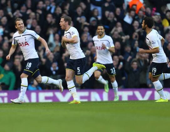 17.01.2015. London, England. Barclays Premier League. Tottenham Hotspur versus Sunderland. Tottenham Hotspur defender Jan Vertonghen (5) celebrates as he scores the first goal in the 3rd minute xChakirxDahmanix  ActionPlus11589943