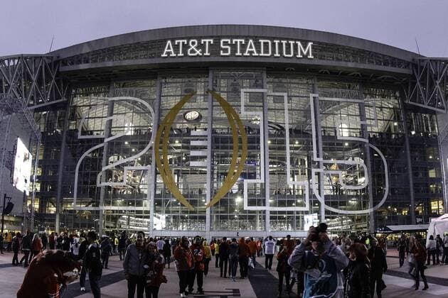 January 12, 2015: A general view of the stadium as fans enter during the College Football Playoff National Championship game of the Oregon Ducks at AT&T stadium in Arlington, Texas. NCAA College League USA Football 2015: CFP National Championship JAN 12 - ZUMAc04_