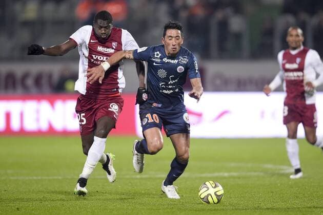 NDAW Guirane (Metz) vs Lucas BARRIOS (Montpellier) FOOTBALL : FC Metz vs Montpellier - L1 - 17 01 2015 JBAutissier Panoramic 