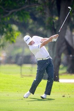 January 17, 2015 - Honolulu, Hawaii: Marc Leishman hits from the fairway on the first hole during the third round of the Sony Open at Waialae Country Club in Honolulu, Hawaii. PGA Golf Herren Golf: Sony Open JAN17 - ZUMAc04_