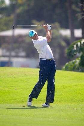 January 17, 2015 - Honolulu, Hawaii: Matt Kuchar hits his second shot to the first hole during the third round of the Sony Open at Waialae Country Club in Honolulu, Hawaii. PGA Golf Herren Golf: Sony Open JAN17 - ZUMAc04_