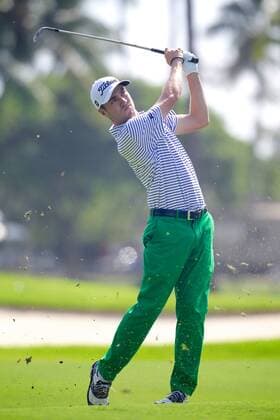 January 17, 2015 - Honolulu, Hawaii: Justin Thomas hits his approach shot to the first hole during the third round of the Sony Open at Waialae Country Club in Honolulu, Hawaii. PGA Golf Herren Golf: Sony Open JAN17 - ZUMAc04_