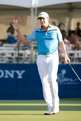 January 17, 2015 - Honolulu, Hawaii: Jimmy Walker celebrates as he sinks his birdie putt on the 18th green during the third round of the Sony Open at Waialae Country Club in Honolulu, Hawaii. PGA Golf Herren Golf: Sony Open JAN17 - ZUMAc04_